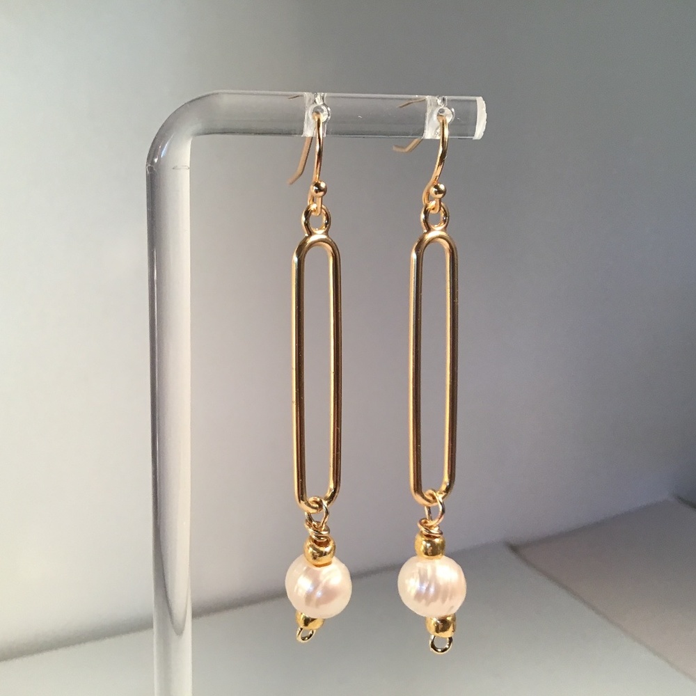 Earrings Paperclip With Authentic Pearl Dangle - Gold Tone - Stunning